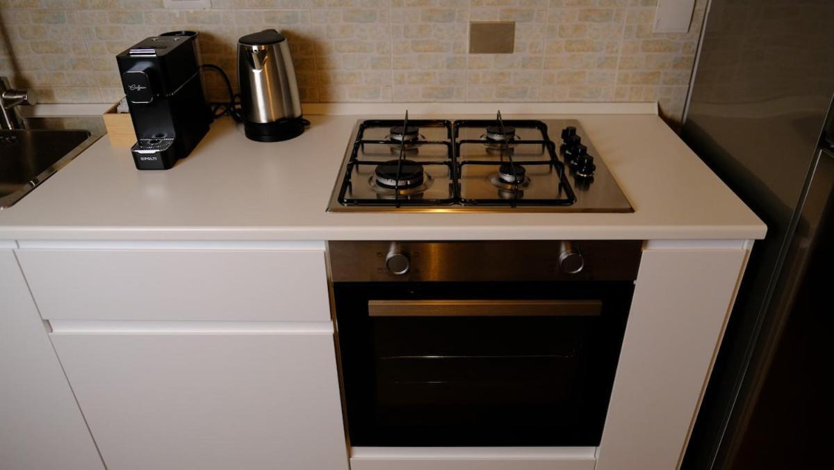 Apartment La Nuova Casa Di Zia - Near Metro A Ponte Lungo Rom