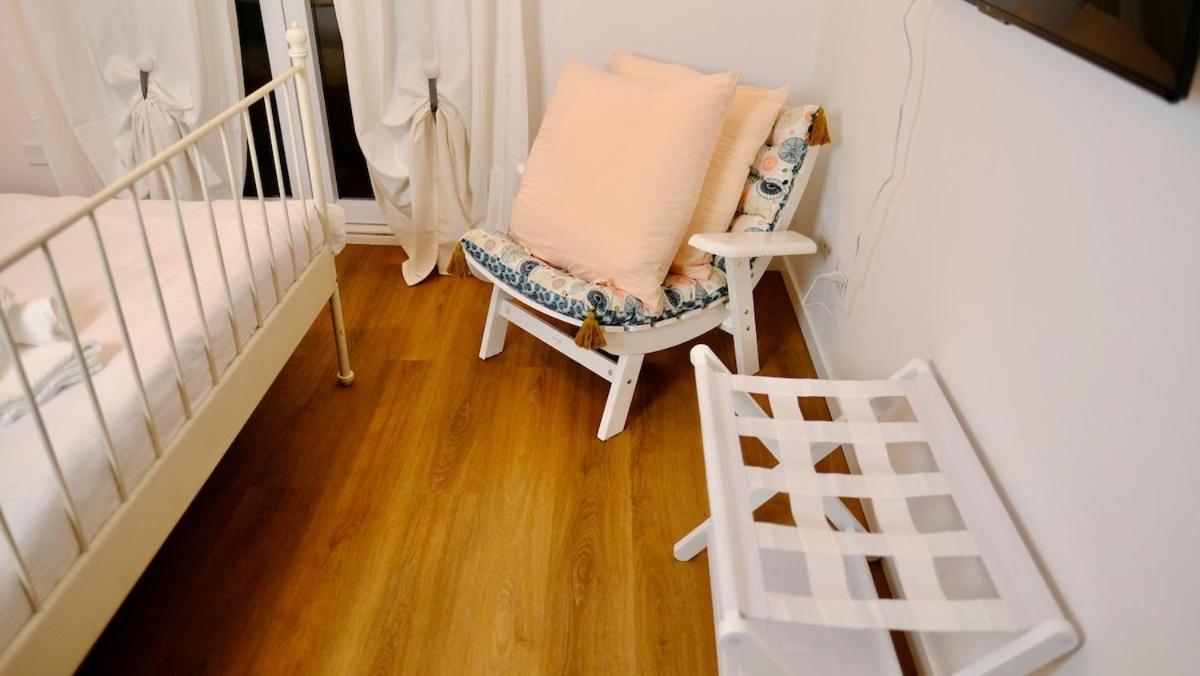 La Nuova Casa Di Zia - Near Metro A Ponte Lungo Apartment Rom