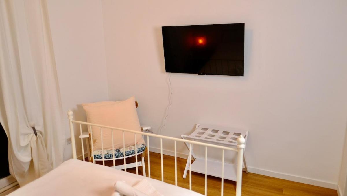 La Nuova Casa Di Zia - Near Metro A Ponte Lungo * Rom
